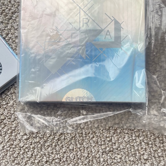 NEW - OFRA Cosmetics Eyeshadow Palette (Glitch) - Picture 3 of 6